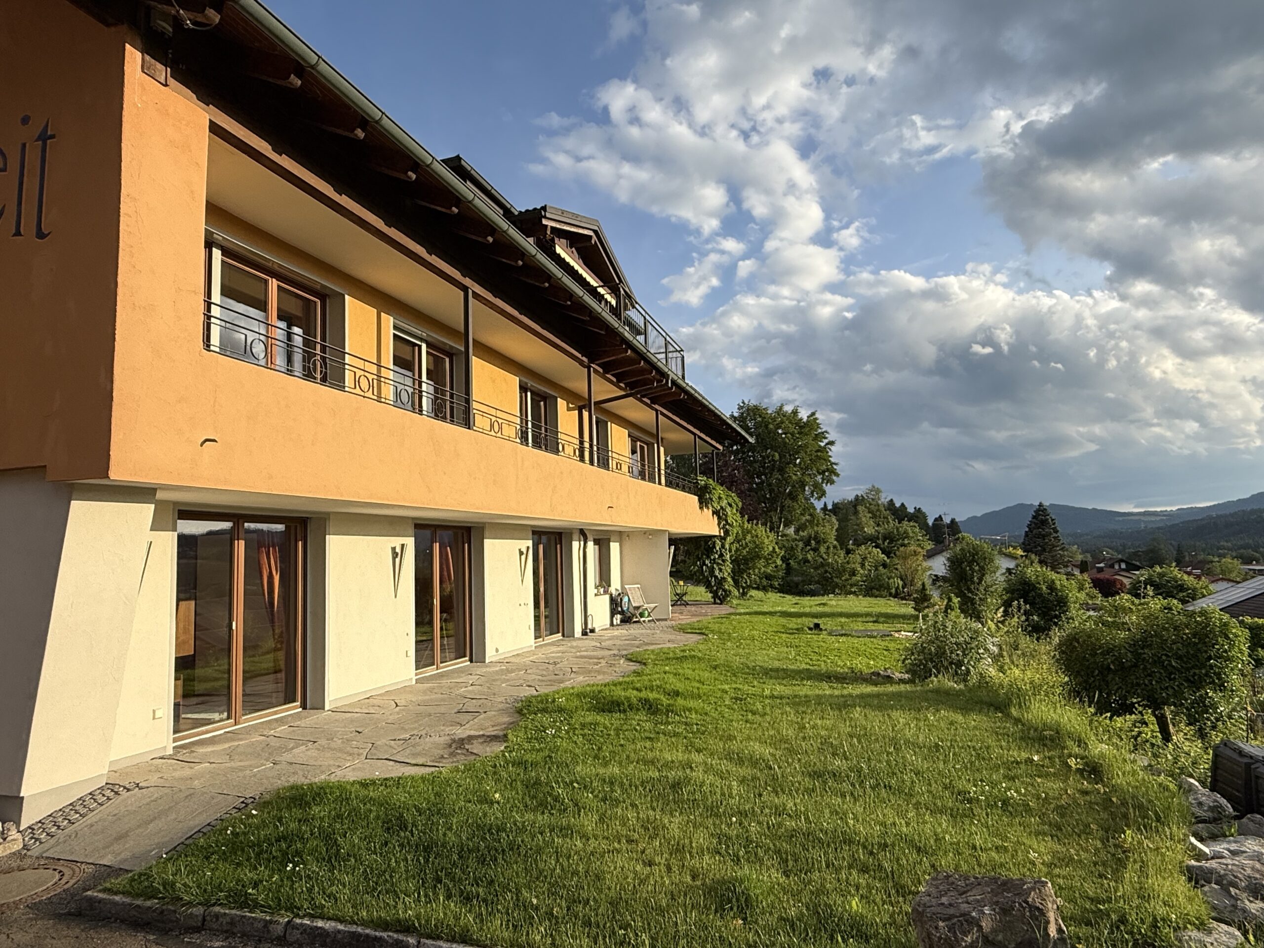 Barrierefreies Ferienhaus TraumZeit Alpe Außenbereich