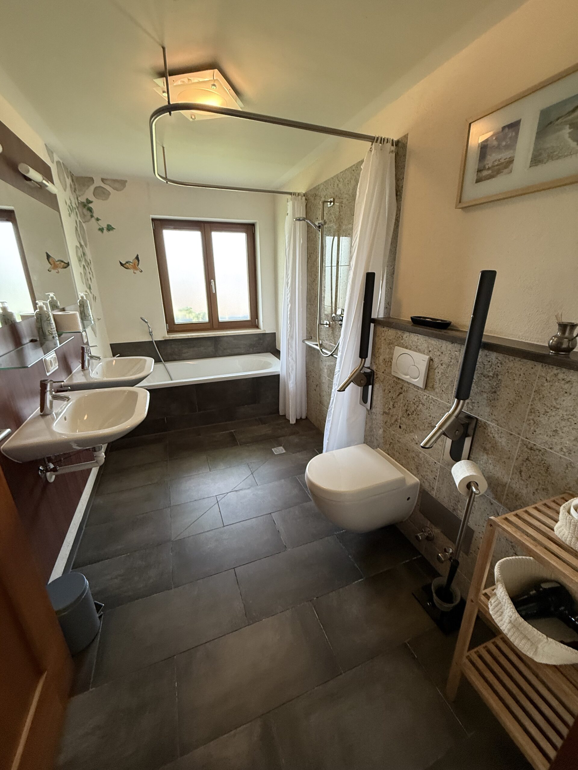 Barrierefreie Ferienwohnung Freiraum Badezimmer