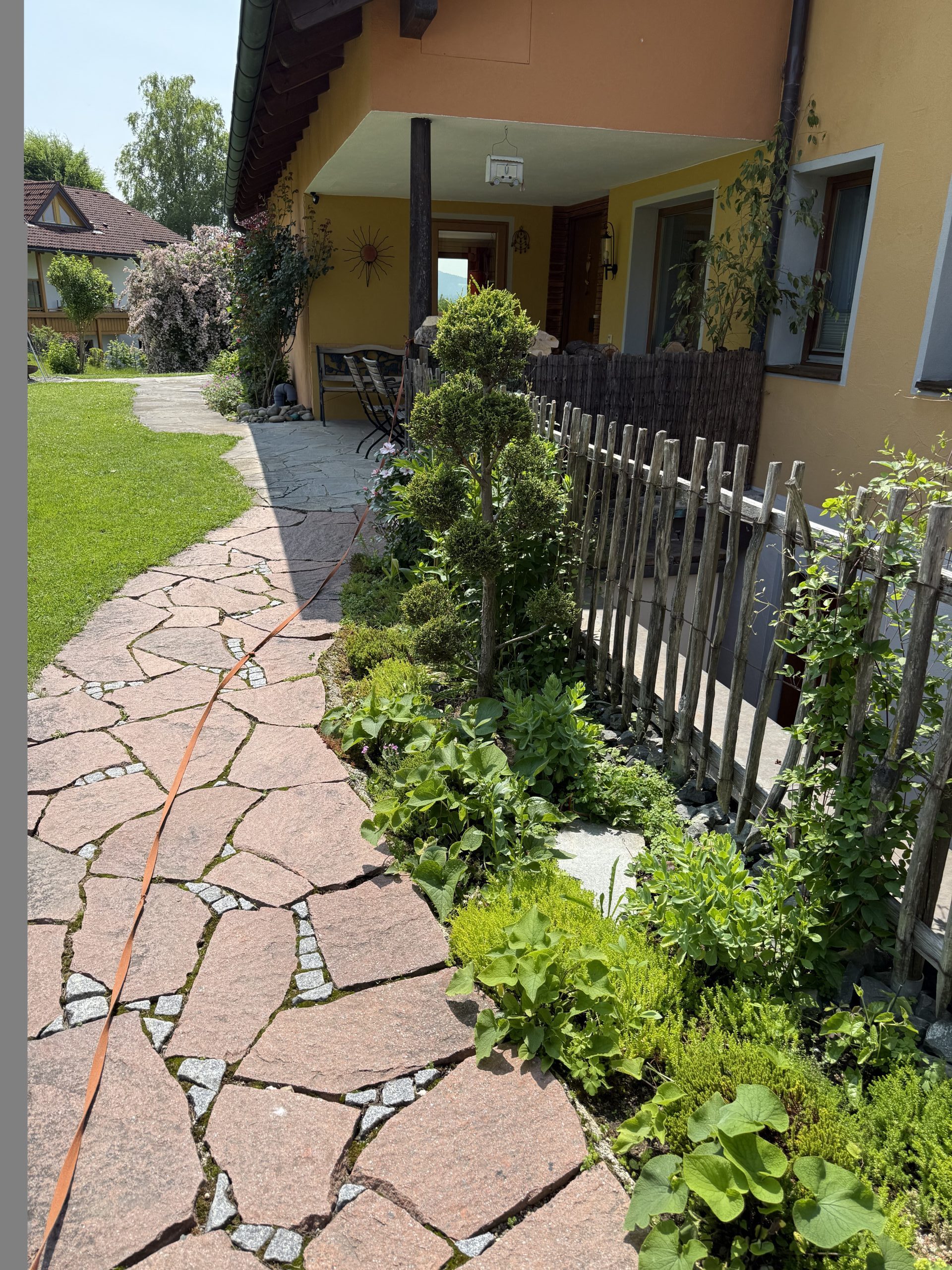 TraumZeit Alpe Terasse und Garten