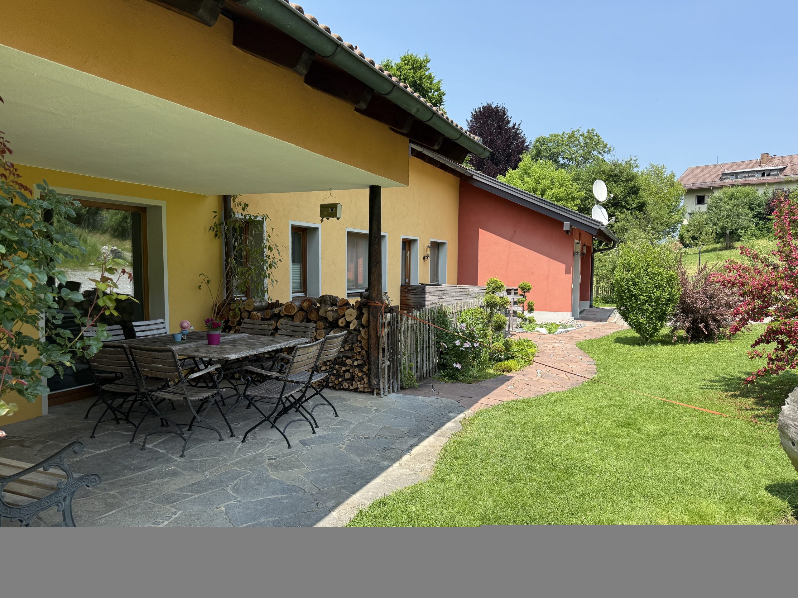 TraumZeit Alpe Terasse und Garten